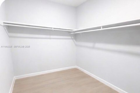 Снять в аренду виллу или дом в Форт-Лодердейл, Флорида 3 спальни, 228.91м2, № 2030504 - фото 9