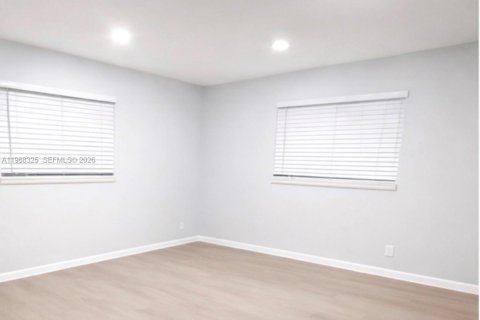 Снять в аренду виллу или дом в Форт-Лодердейл, Флорида 3 спальни, 228.91м2, № 2030504 - фото 10