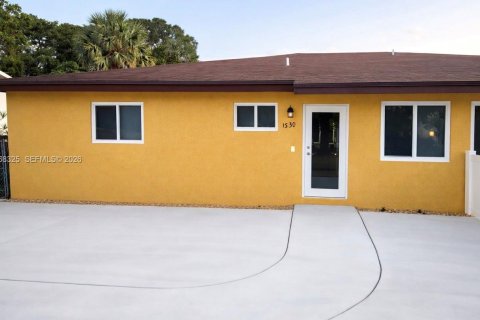 Casa en Fort Lauderdale, Florida 3 dormitorios, 228.91 m2 № 2030504