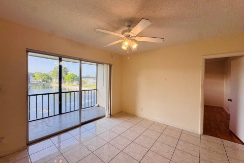 Copropriété à louer à Tamarac, Floride: 1 chambre, 69.68 m2 № 2261993 - photo 3