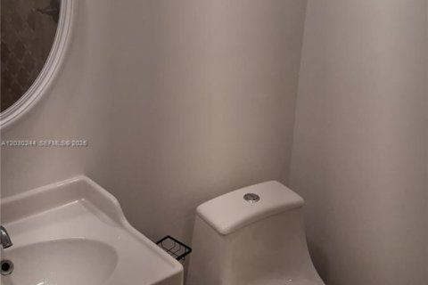 Villa ou maison à vendre à Hialeah, Floride: 3 chambres, 179.21 m2 № 2085458 - photo 15