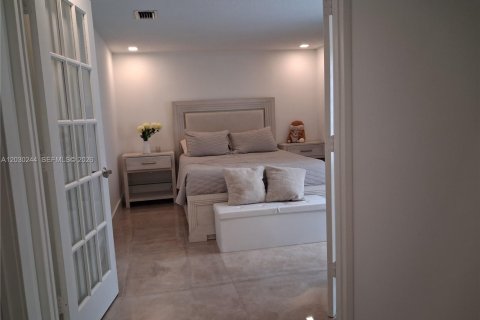Villa ou maison à vendre à Hialeah, Floride: 3 chambres, 179.21 m2 № 2085458 - photo 8