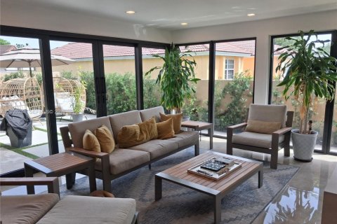 Villa ou maison à vendre à Hialeah, Floride: 3 chambres, 179.21 m2 № 2085458 - photo 10