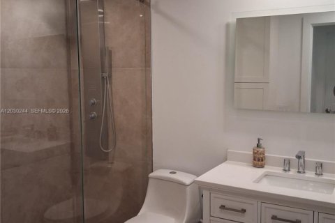 Villa ou maison à vendre à Hialeah, Floride: 3 chambres, 179.21 m2 № 2085458 - photo 13