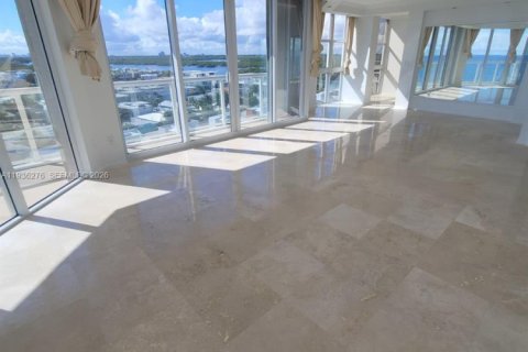 Condominio en venta en Hollywood, Florida, 3 dormitorios, 213.95 m2 № 2006000 - foto 6