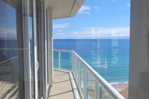 Condominio en venta en Hollywood, Florida, 3 dormitorios, 213.95 m2 № 2006000 - foto 17
