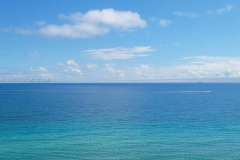 Condominio en venta en Hollywood, Florida, 3 dormitorios, 213.95 m2 № 2006000 - foto 19