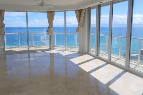 Condominio en venta en Hollywood, Florida, 3 dormitorios, 213.95 m2 № 2006000 - foto 5