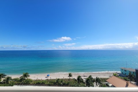 Condominio en venta en Hollywood, Florida, 3 dormitorios, 213.95 m2 № 2006000 - foto 2