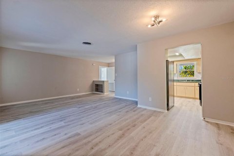 Villa ou maison à vendre à Saint Petersburg, Floride: 3 chambres, 155.52 m2 № 2142347 - photo 8