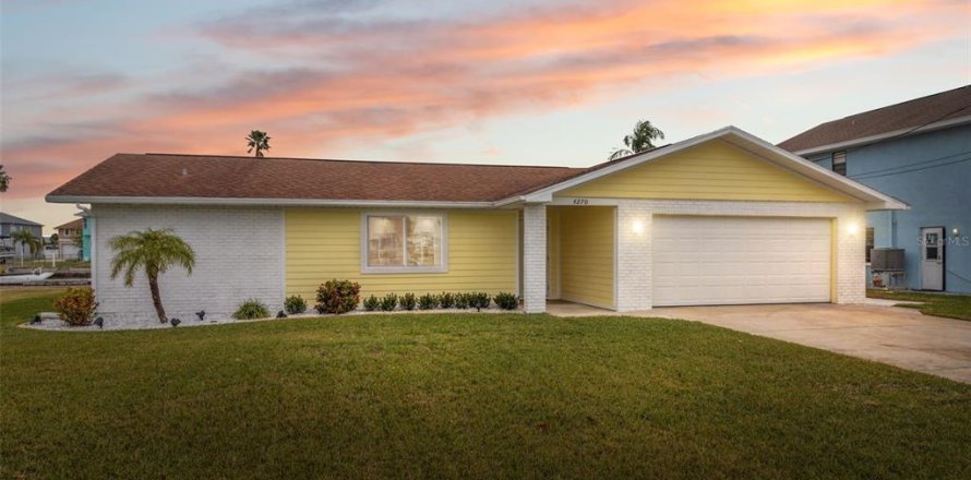 Casa en Hernando Beach, Florida 2 dormitorios, 118.82 m2 № 1512777