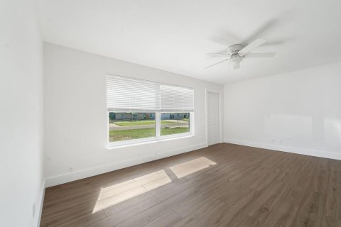 Villa ou maison à louer à Palm Beach Gardens, Floride: 4 chambres, 133.97 m2 № 2268849 - photo 4