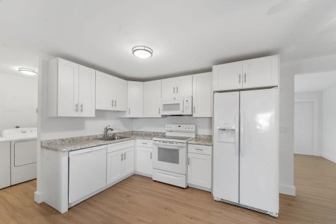 Villa ou maison à louer à Palm Beach Gardens, Floride: 4 chambres, 133.97 m2 № 2268849 - photo 10