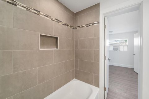 Villa ou maison à louer à Palm Beach Gardens, Floride: 4 chambres, 133.97 m2 № 2268849 - photo 17