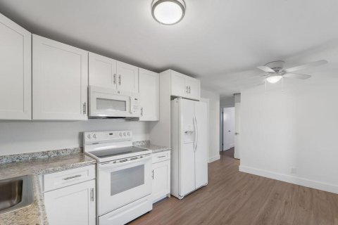 Villa ou maison à louer à Palm Beach Gardens, Floride: 4 chambres, 133.97 m2 № 2268849 - photo 11