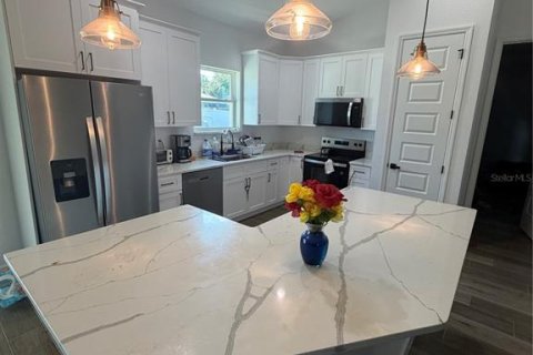 Villa ou maison à louer à Ocala, Floride: 3 chambres, 138.15 m2 № 2380535 - photo 3