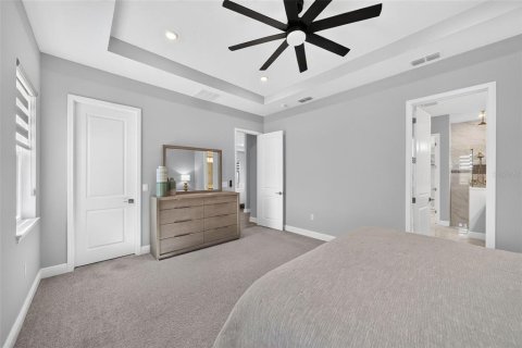 House in Orlando, Florida 5 bedrooms, 287.81 sq.m. № 2208876 - photo 18