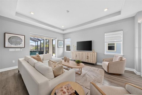 House in Orlando, Florida 5 bedrooms, 287.81 sq.m. № 2208876 - photo 12
