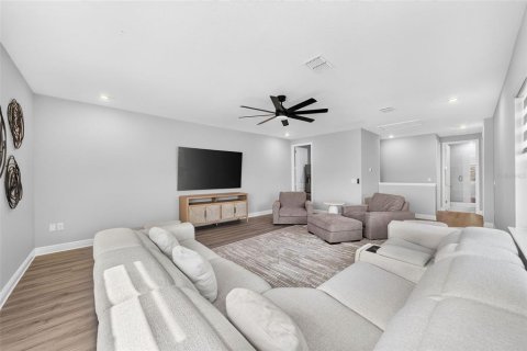 House in Orlando, Florida 5 bedrooms, 287.81 sq.m. № 2208876 - photo 28