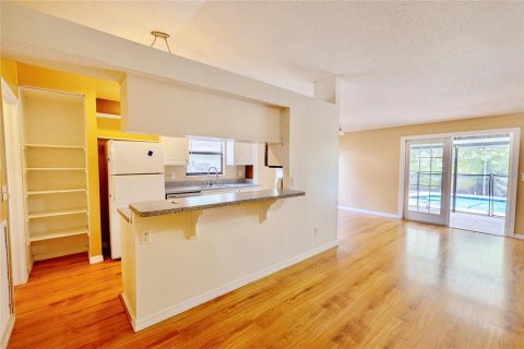 House in Tampa, Florida 3 bedrooms, 113.53 sq.m. № 1795853 - photo 3