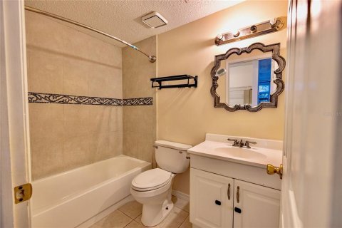 House in Tampa, Florida 3 bedrooms, 113.53 sq.m. № 1795853 - photo 15