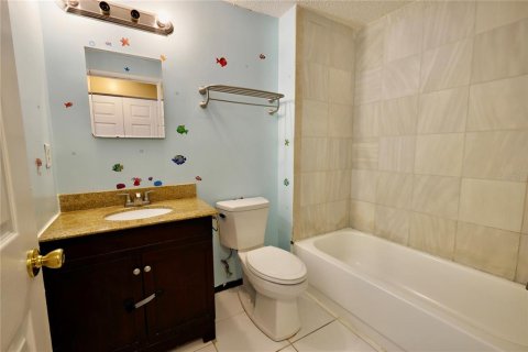 House in Tampa, Florida 3 bedrooms, 113.53 sq.m. № 1795853 - photo 18