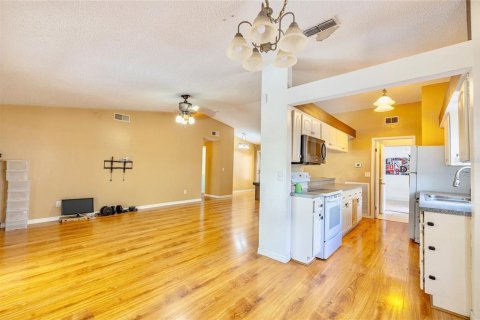 House in Tampa, Florida 3 bedrooms, 113.53 sq.m. № 1795853 - photo 11