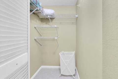 Condo in Saint Petersburg, Florida, 2 bedrooms  № 1680062 - photo 28