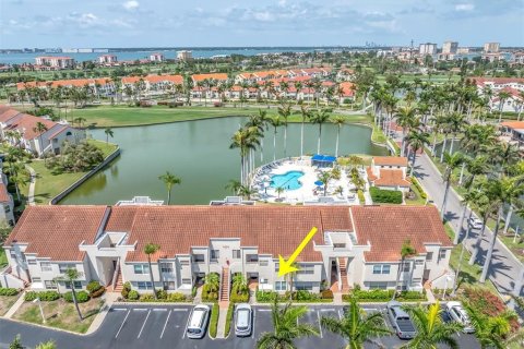 Condo in Saint Petersburg, Florida, 2 bedrooms  № 1680062 - photo 2