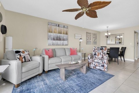 Condo in Saint Petersburg, Florida, 2 bedrooms  № 1680062 - photo 7