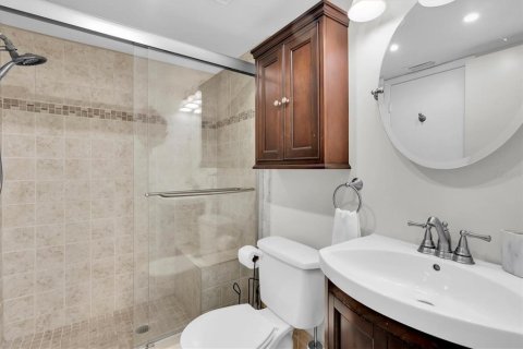 Condo in Saint Petersburg, Florida, 2 bedrooms  № 1680062 - photo 30