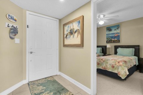 Condo in Saint Petersburg, Florida, 2 bedrooms  № 1680062 - photo 5