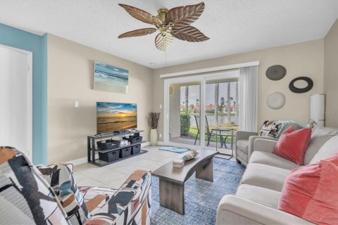 Condo in Saint Petersburg, Florida, 2 bedrooms  № 1680062 - photo 8