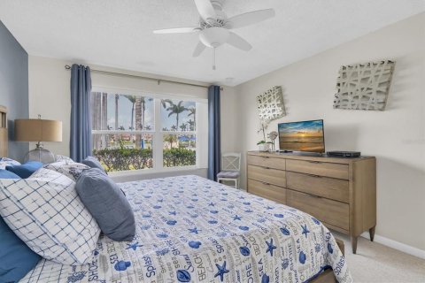 Condo in Saint Petersburg, Florida, 2 bedrooms  № 1680062 - photo 20
