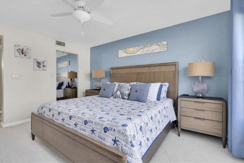 Condo in Saint Petersburg, Florida, 2 bedrooms  № 1680062 - photo 19
