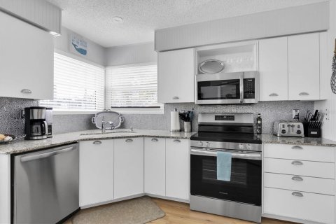 Condo in Saint Petersburg, Florida, 2 bedrooms  № 1680062 - photo 14