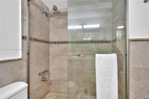 Купить кондоминиум в Майами-Бич, Флорида 1 спальня, 87.61м2, № 1985054 - фото 19