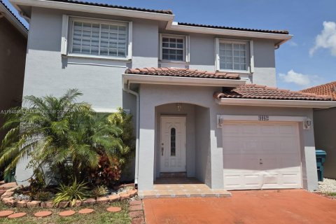 House in Miami, Florida 3 bedrooms, 149.76 sq.m. № 1834198 - photo 1