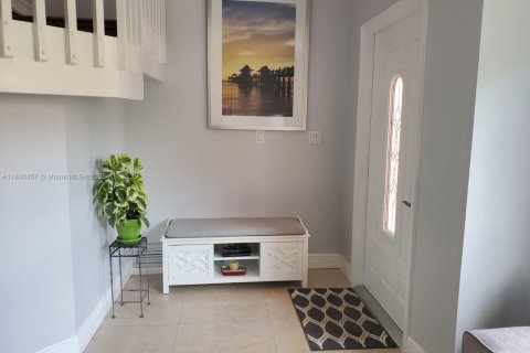 House in Miami, Florida 3 bedrooms, 149.76 sq.m. № 1834198 - photo 10