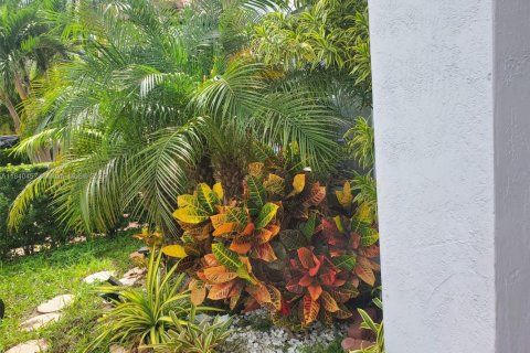 House in Miami, Florida 3 bedrooms, 149.76 sq.m. № 1834198 - photo 7