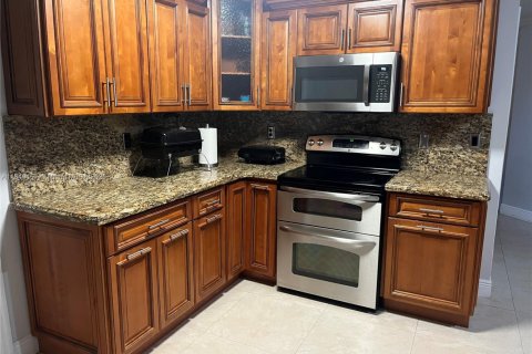 House in Miami, Florida 3 bedrooms, 149.76 sq.m. № 1834198 - photo 28