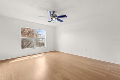 House in Orlando, Florida 4 bedrooms, 201.6 sq.m. № 2215858 - photo 25