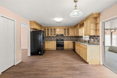 House in Orlando, Florida 4 bedrooms, 201.6 sq.m. № 2215858 - photo 12