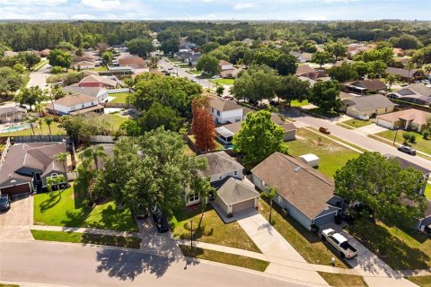 House in Orlando, Florida 4 bedrooms, 201.6 sq.m. № 2215858 - photo 4