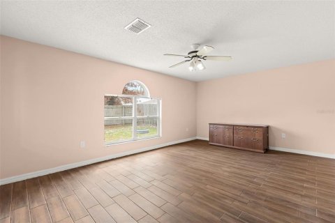 House in Orlando, Florida 4 bedrooms, 201.6 sq.m. № 2215858 - photo 9