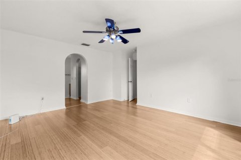 House in Orlando, Florida 4 bedrooms, 201.6 sq.m. № 2215858 - photo 26