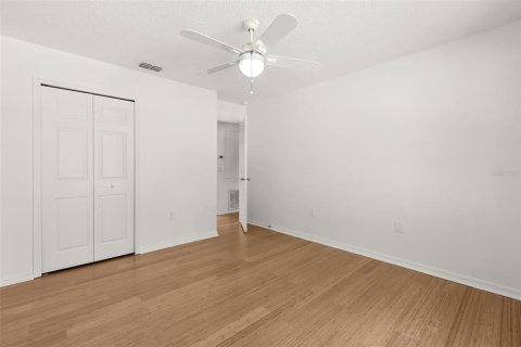 House in Orlando, Florida 4 bedrooms, 201.6 sq.m. № 2215858 - photo 19