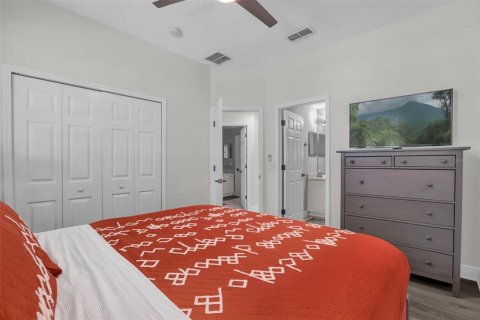 House in Kissimmee, Florida 4 bedrooms, 143.91 sq.m. № 2117270 - photo 24