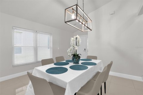 House in Kissimmee, Florida 4 bedrooms, 143.91 sq.m. № 2117270 - photo 7