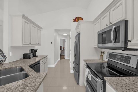 House in Kissimmee, Florida 4 bedrooms, 143.91 sq.m. № 2117270 - photo 11